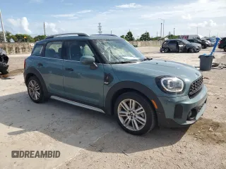 2024 MINI Countryman Cooper S z VIN WMZ53BR03R3R83506, wystawiony jako Copart lot #77765784 z przebiegiem 7 310 mil mil oraz Szkoda całkowita • Salvage title. Historia ofert i sprzedaży dostępna na DreamBid. Obrazek 4.