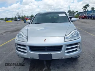 2010 Porsche Cayenne z VIN WP1AA2APXALA04791, wystawiony jako IAAI lot #42209029 z przebiegiem 148 202 mil mil oraz . Historia ofert i sprzedaży dostępna na DreamBid. Obrazek 12.