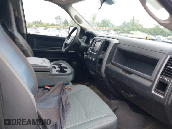 2018 Ram 1500 Tradesman z VIN 1C6RR7FT5JS320998, wystawiony jako IAAI lot #42262904 z przebiegiem 257 480 mil mil oraz . Historia ofert i sprzedaży dostępna na DreamBid. Obrazek 5.