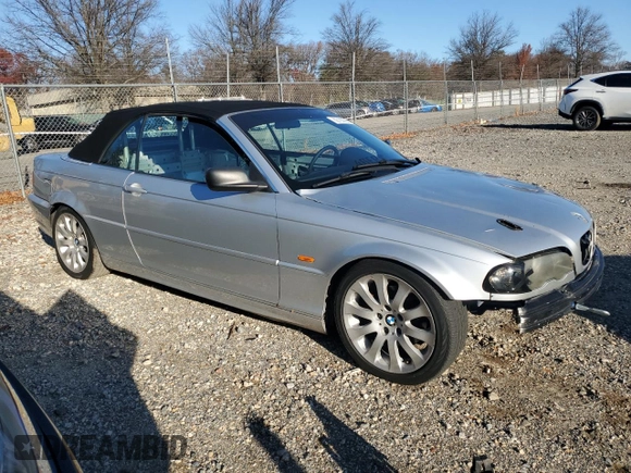 2001 BMW 3 Series 325Ci with VIN WBABS33441JY41864, listed as a Copart auction lot 82790624 with 141,764 mi miles and Salvage Title. Bid and sale history available at carsss.com. Image 4.