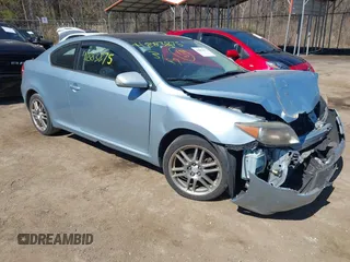 2005 Scion tC z VIN JTKDE177550057676, wystawiony jako IAAI lot #41883875 z przebiegiem 133 014 mil mil oraz . Historia ofert i sprzedaży dostępna na DreamBid. Obrazek 1.