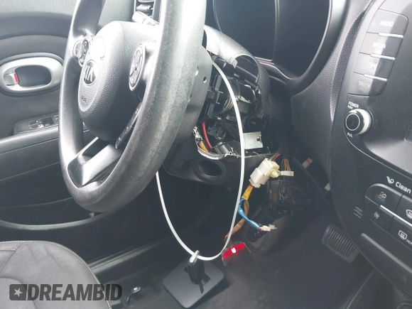 2018 Kia Soul + with VIN KNDJP3A5XJ7595332, listed as a IAAI auction lot 42024222 with 100,163 mi miles and . Bid and sale history available at DreamBid. Image 6.