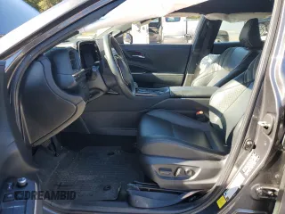 2023 Toyota Crown XLE z VIN JTDAAAAF6P3006632, wystawiony jako Copart lot #41486855 z przebiegiem 24 517 mil mil oraz Szkody całkowita. Historia ofert i sprzedaży dostępna na DreamBid. Obrazek 7.