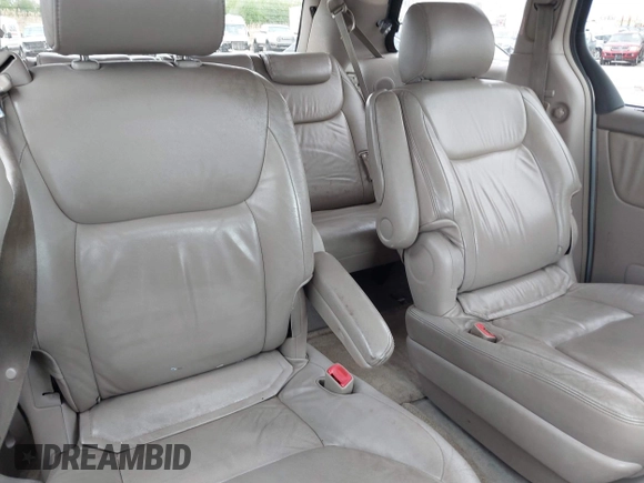 2004 Toyota Sienna XLE with VIN 5TDZA22C04S095332, listed as a IAAI auction lot 42146995 with 200,072 mi miles. Bid and sale history available at carsss.com. Image 8.