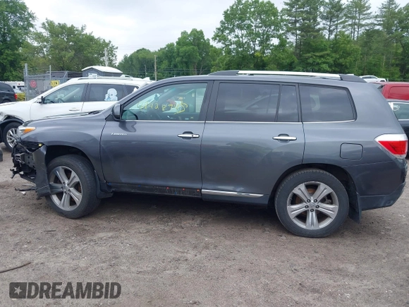 2013 Toyota Highlander Limited z VIN 5TDDK3EH0DS201184, wystawiony jako IAAI lot #42428945 z przebiegiem 179 518 mil mil oraz . Historia ofert i sprzedaży dostępna na DreamBid. Obrazek 14.