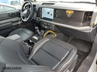 2022 Ford Bronco with VIN 1FMDE5CH7NLB81942, listed as a Copart auction lot 43569825 with 9,684 mi miles and Salvage Title. Bid and sale history available at carsss.com. Image 8.