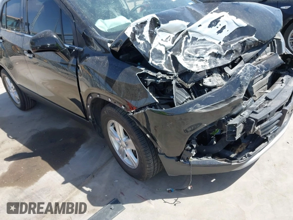 2020 Chevrolet Trax LT with VIN 3GNCJLSB0LL316958, listed as a IAAI auction lot 41786602 with 75,180 mi miles. Bid and sale history available at carsss.com. Image 6.