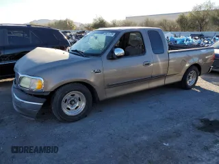 2002 Ford F-150 XL with VIN 1FTRX17W62NA17295, listed as a Copart auction lot 88131735 with 0 mi miles and Salvage Title. Bid and sale history available at carsss.com. Image 1.
