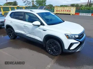 2024 Volkswagen Taos SE z VIN 3VVSX7B27RM006062, wystawiony jako IAAI lot #41712277 z przebiegiem 15 668 mil mil oraz . Historia ofert i sprzedaży dostępna na DreamBid. Obrazek 1.