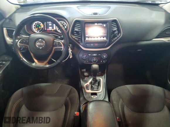 2016 Jeep Cherokee Latitude z VIN 1C4PJMCS2GW342038, wystawiony jako Copart lot #50705795 z przebiegiem 104 475 mil mil oraz Szkoda całkowita • Salvage title. Historia ofert i sprzedaży dostępna na DreamBid. Obrazek 8.