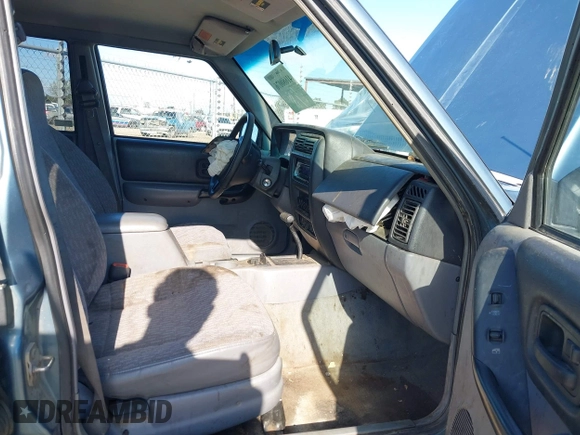 1998 Jeep Cherokee Sport with VIN 1J4FT68S0WL231959, listed as a IAAI auction lot 41680076 with 252,369 mi miles. Bid and sale history available at carsss.com. Image 5.