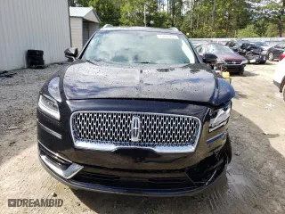 2019 Lincoln Nautilus Reserve with VIN 2LMPJ8LPXKBL61711, listed as a Copart auction lot 69843683 with 0 mi miles. Bid and sale history available at carsss.com. Image 5.