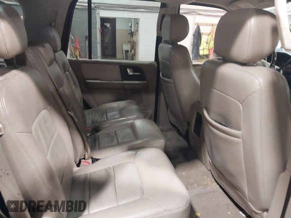 2005 Ford Expedition Limited with VIN 1FMFU20575LA66312, listed as a IAAI auction lot 41738622 with 186,212 mi miles. Bid and sale history available at carsss.com. Image 8.