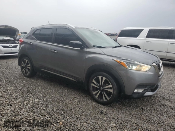 2019 Nissan Kicks SR z VIN 3N1CP5CU8KL556523, wystawiony jako Copart lot #50891965 z przebiegiem 31 313 mil mil oraz Szkoda całkowita • Salvage title. Historia ofert i sprzedaży dostępna na DreamBid. Obrazek 4.
