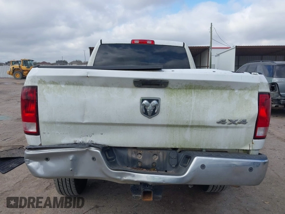 2015 Ram 2500 Tradesman with VIN 3C6UR5CL5FG679575, listed as a IAAI auction lot 41493456 with 257,884 mi miles. Bid and sale history available at carsss.com. Image 17.