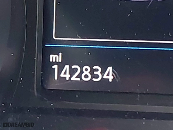 2018 Volkswagen Atlas 3.6L V6 SE with VIN 1V2LR2CA4JC560878, listed as a IAAI auction lot 42064189 with 142,834 mi miles. Bid and sale history available at carsss.com. Image 15.