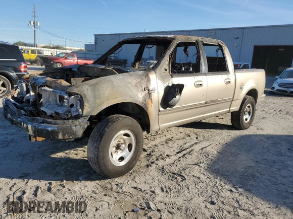 2002 Ford F-150 XLT with VIN 1FTRW07L02KD55294, listed as a Copart auction lot 87107204 with 0 mi miles and Non Repairable. Bid and sale history available at carsss.com. Image 1.