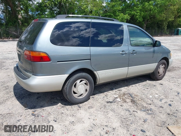 1998 Toyota Sienna LE with VIN 4T3ZF13C9WU029468, listed as a IAAI auction lot 42199057 with Not provided miles and . Bid and sale history available at DreamBid. Image 4.