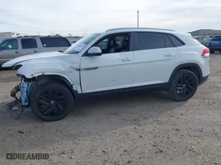 2022 Volkswagen Atlas Cross Sport 3.6L V6 SE w/Technology with VIN 1V2JE2CA5NC220468, listed as a IAAI auction lot 40873030 with 78,867 mi miles. Bid and sale history available at carsss.com. Image 18.