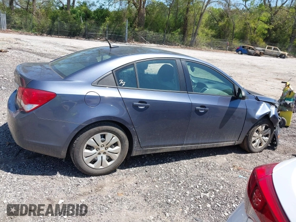 2014 Chevrolet Cruze LS z VIN 1G1PA5SH0E7299802, wystawiony jako IAAI lot #42023378 z przebiegiem 228 763 mil mil oraz . Historia ofert i sprzedaży dostępna na DreamBid. Obrazek 13.