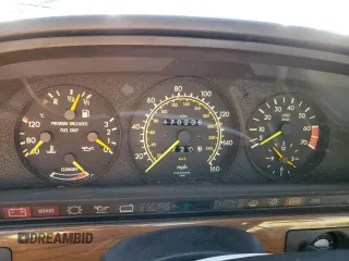 1989 Mercedes-Benz 420 with VIN WDBCA35EXKA440707, listed as a Copart auction lot 75636164 with 170,236 mi miles and Clean Title. Bid and sale history available at carsss.com. Image 9.