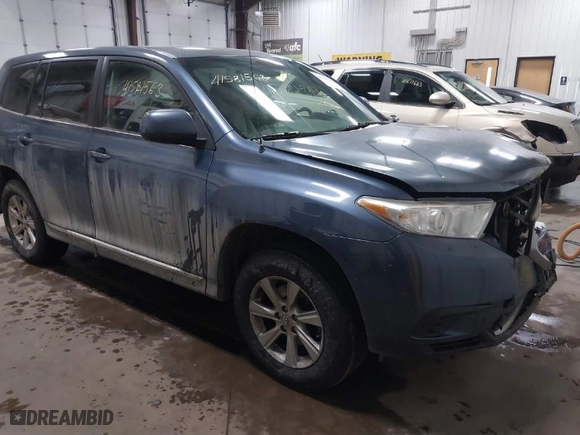 2012 Toyota Highlander with VIN 5TDBK3EH9CS119511, listed as a IAAI auction lot 41581563 with 131,970 mi miles. Bid and sale history available at carsss.com. Image 1.