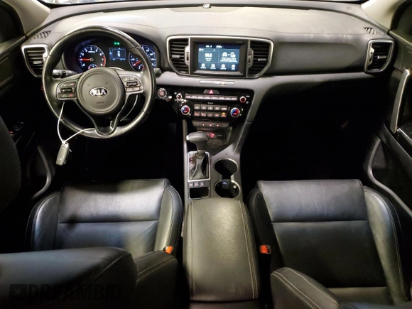 2018 Kia Sportage EX z VIN KNDPNCACXJ7384193, wystawiony jako Copart lot #43645195 z przebiegiem 55 717 mil mil oraz Szkody całkowita. Historia ofert i sprzedaży dostępna na DreamBid. Obrazek 8.