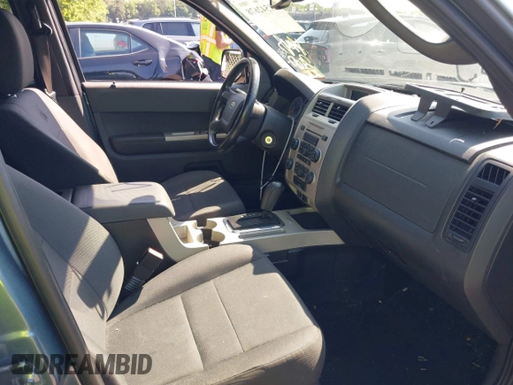 2012 Ford Escape XLT z VIN 1FMCU0DG8CKA47127, wystawiony jako IAAI lot #42542678 z przebiegiem 109 203 mil mil oraz . Historia ofert i sprzedaży dostępna na DreamBid. Obrazek 5.