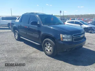 2011 Chevrolet Avalanche LT with VIN 3GNTKFE36BG278100, listed as a IAAI auction lot 41993325 with 246,808 mi miles. Bid and sale history available at carsss.com. Image 1.