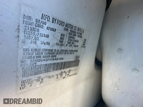 2001 Ford Excursion Limited z VIN 1FMSU43F41EA61436, wystawiony jako Copart lot #43797905 z przebiegiem 381 029 mil mil oraz Szkoda całkowita • Salvage title. Historia ofert i sprzedaży dostępna na DreamBid. Obrazek 10.