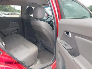 2011 Kia Sportage LX с VIN KNDPBCA23B7095593, выставлен на аукционе IAAI как лот 42653606 с пробегом 296 912 миль миль и . История ставок и продаж доступна на DreamBid. Изображение 8.