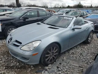 2005 Mercedes-Benz SLK-Class with VIN WDBWK56F05F042586, listed as a Copart auction lot 42706875 with 92,813 mi miles and Salvage Title. Bid and sale history available at carsss.com. Image 1.