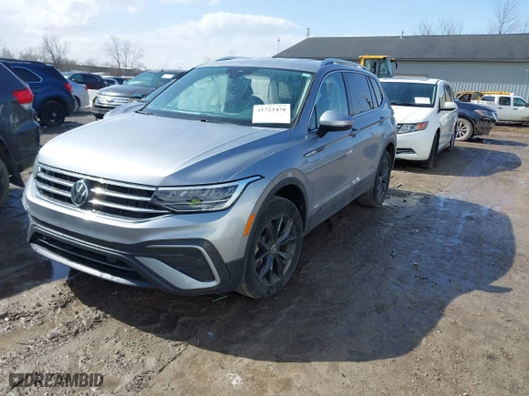 2023 Volkswagen Tiguan SE with VIN 3VV2B7AX0PM034519, listed as a IAAI auction lot 41723470 with 17,250 mi miles. Bid and sale history available at carsss.com. Image 17.
