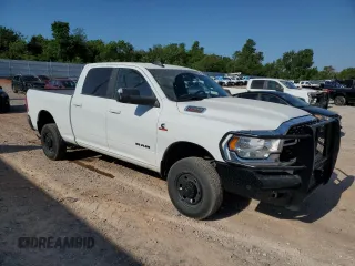 2022 Ram 2500 Big Horn z VIN 3C6UR5DL3NG322697, wystawiony jako Copart lot #55618875 z przebiegiem 132 590 mil mil oraz Czysty tytuł • Clean title. Historia ofert i sprzedaży dostępna na DreamBid. Obrazek 4.