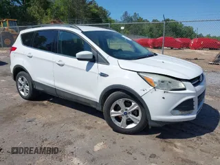 2015 Ford Escape SE with VIN 1FMCU0GX6FUC82629, listed as a IAAI auction lot 42039705 with 157,061 mi miles. Bid and sale history available at carsss.com. Image 1.