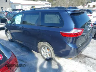 2019 Toyota Sienna LE Auto Access Seat with VIN 5TDKZ3DC0KS017417, listed as a IAAI auction lot 41559267 with 67,974 mi miles and . Bid and sale history available at DreamBid. Image 3.
