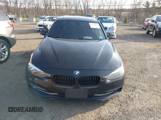 2016 BMW 3 Series 328i xDrive z VIN WBA8E3G50GNU01162, wystawiony jako IAAI lot #41934401 z przebiegiem 106 967 mil mil oraz . Historia ofert i sprzedaży dostępna na DreamBid. Obrazek 12.