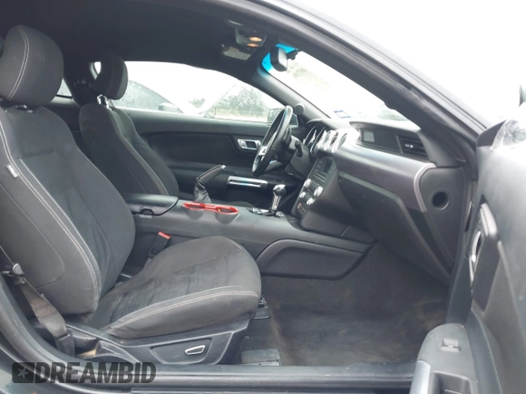 2016 Ford Mustang GT with VIN 1FA6P8CFXG5317372, listed as a IAAI auction lot 40971989 with 118,032 mi miles. Bid and sale history available at carsss.com. Image 5.