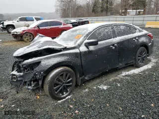 2017 Nissan Altima 2.5 SV with VIN 1N4AL3AP8HC292361, listed as a Copart auction lot 46026305 with 140,330 mi miles and Salvage Title. Bid and sale history available at carsss.com. Image 1.