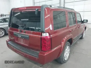 2007 Jeep Commander Sport with VIN 1J8HG48K97C518217, listed as a IAAI auction lot 42124862 with 198,371 mi miles. Bid and sale history available at carsss.com. Image 4.
