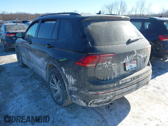 2024 Volkswagen Tiguan SE R-Line Black with VIN 3VV8B7AX3RM158006, listed as a IAAI auction lot 41416903 with 1,735 mi miles and . Bid and sale history available at DreamBid. Image 3.