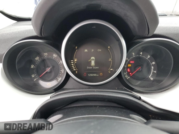 2016 FIAT 500X Lounge z VIN ZFBCFYDT2GP365900, wystawiony jako Copart lot #44891615 z przebiegiem 129 299 mil mil oraz Szkody całkowita. Historia ofert i sprzedaży dostępna na DreamBid. Obrazek 9.