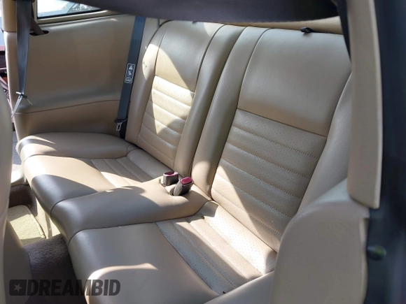 2002 Ford Mustang GT Deluxe z VIN 1FAFP42X32F161388, wystawiony jako IAAI lot #42271266 z przebiegiem 140 821 mil mil oraz . Historia ofert i sprzedaży dostępna na DreamBid. Obrazek 8.