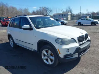 2009 BMW X5 30i with VIN 5UXFE435X9L267764, listed as a IAAI auction lot 41991996 with 131,921 mi miles. Bid and sale history available at carsss.com. Image 1.