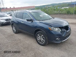 2015 Nissan Rogue SL z VIN 5N1AT2MV0FC771008, wystawiony jako IAAI lot #42273961 z przebiegiem 140 504 mil mil oraz . Historia ofert i sprzedaży dostępna na DreamBid. Obrazek 1.