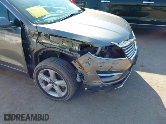 2016 Lincoln MKC Premier with VIN 5LMCJ1D98GUJ21055, listed as a IAAI auction lot 41747502 with 101,956 mi miles and . Bid and sale history available at DreamBid. Image 6.