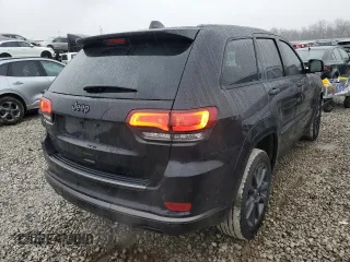 2018 Jeep Grand Cherokee Overland z VIN 1C4RJFCT3JC268599, wystawiony jako Copart lot #85242404 z przebiegiem 58 018 mil mil oraz Szkoda całkowita • Salvage title. Historia ofert i sprzedaży dostępna na DreamBid. Obrazek 3.