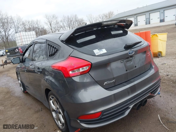 2015 Ford Focus ST with VIN 1FADP3L93FL321830, listed as a IAAI auction lot 41835529 with 106,901 mi miles. Bid and sale history available at carsss.com. Image 3.