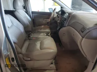 2010 Toyota Sienna CE with VIN 5TDKK4CC3AS331556, listed as a Copart auction lot 46590115 with 151,835 mi miles and Salvage Title. Bid and sale history available at DreamBid. Image 7.