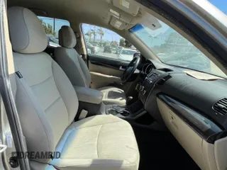 2012 Kia Sorento LX with VIN 5XYKT3A10CG304310, listed as a Copart auction lot 51162655 with 170,281 mi miles and Clean Title. Bid and sale history available at DreamBid. Image 5.